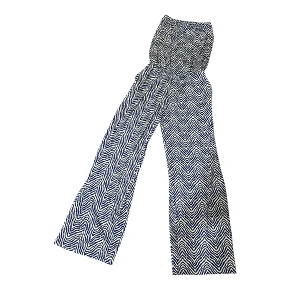 La Mere Lux Navy and White Strapless Jumpsuit length 53 ptp 12 is 30.5 - Picture 2 of 4